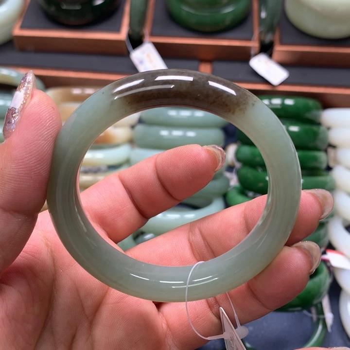 【闪购商品】未镶嵌手镯和田玉