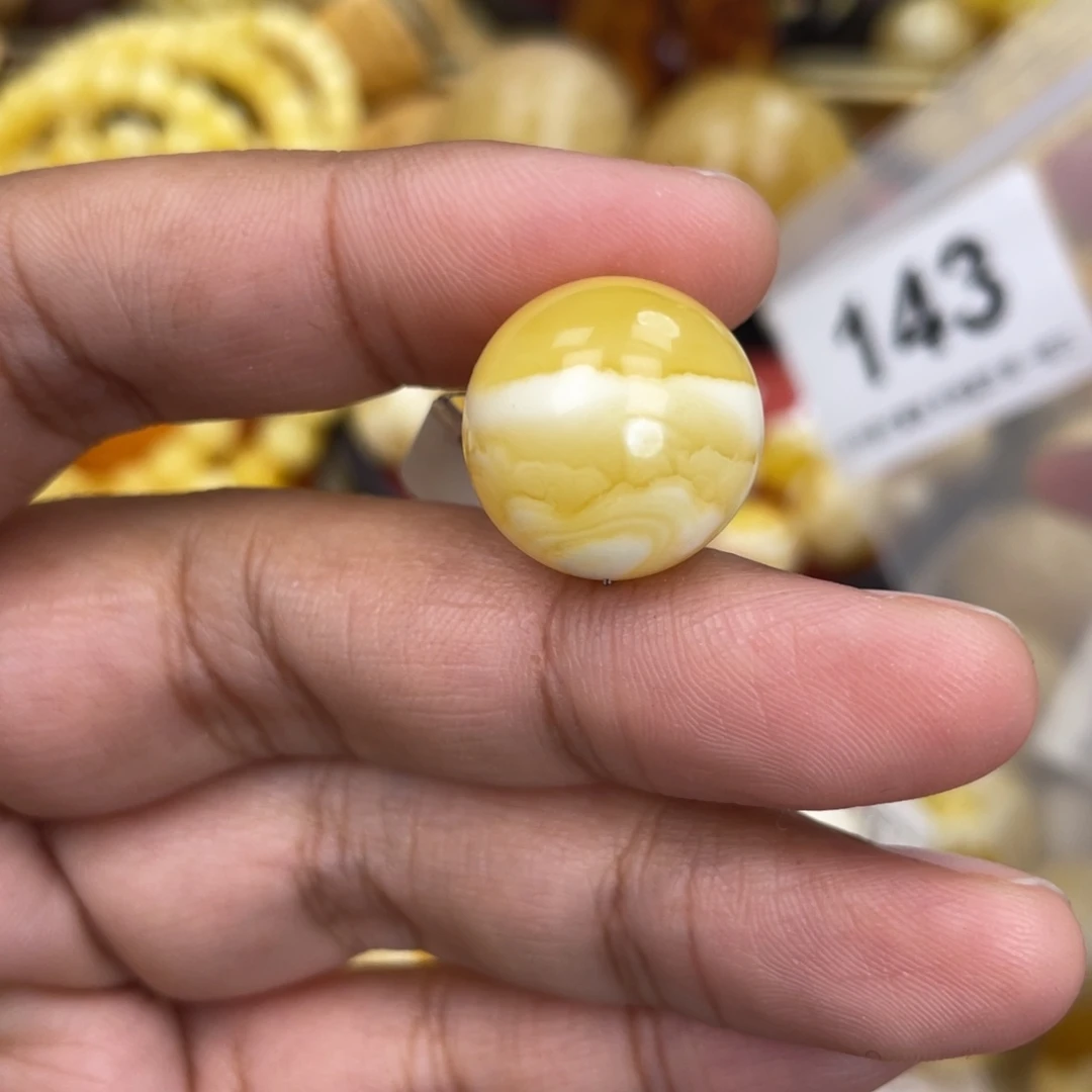 蜜蜡未镶嵌珠宝奇石小坑17,4