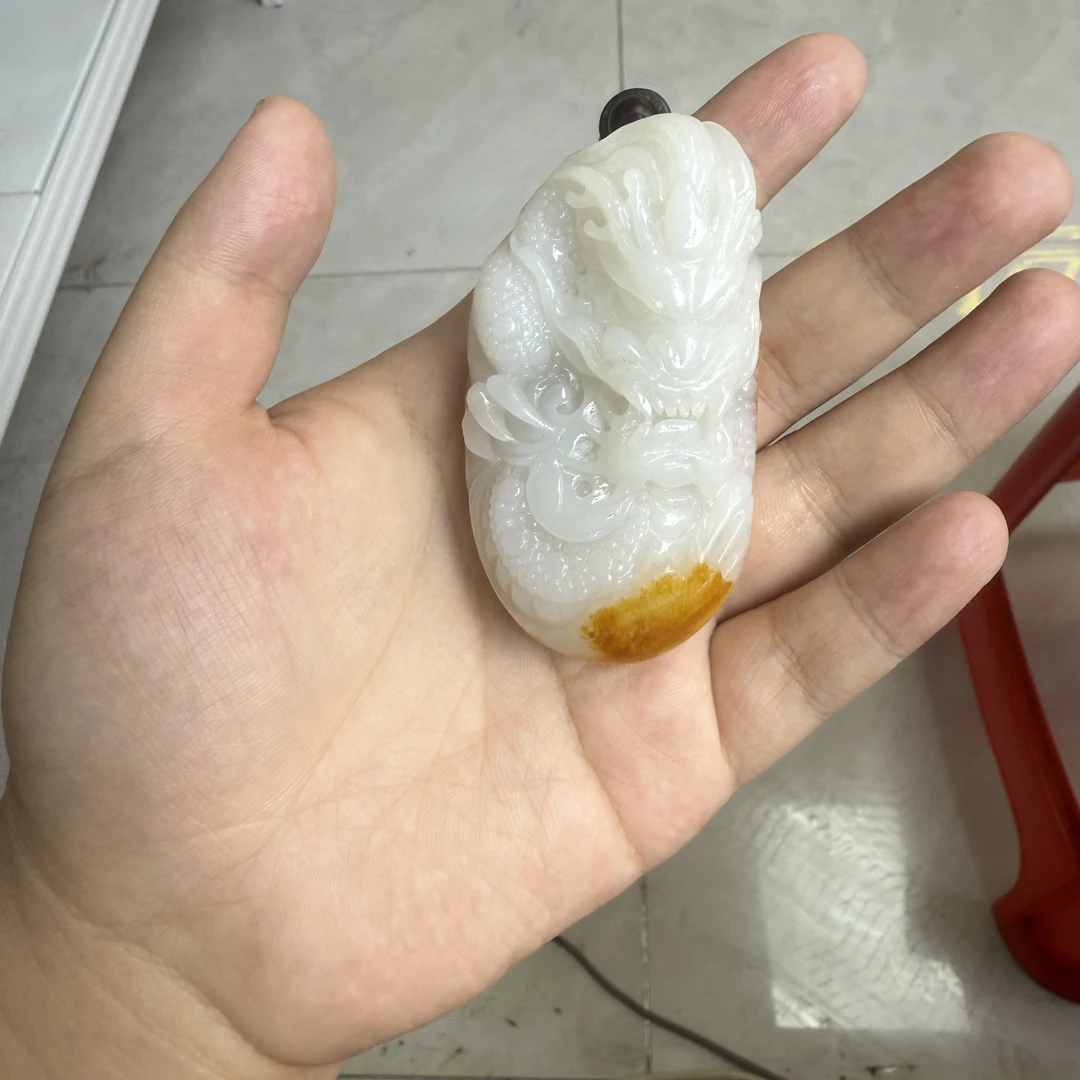 石包沁色龙手把把玩件