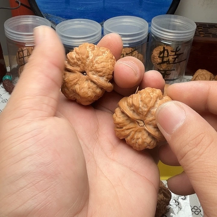 吊坠文玩核桃40尺寸蛤蟆头，