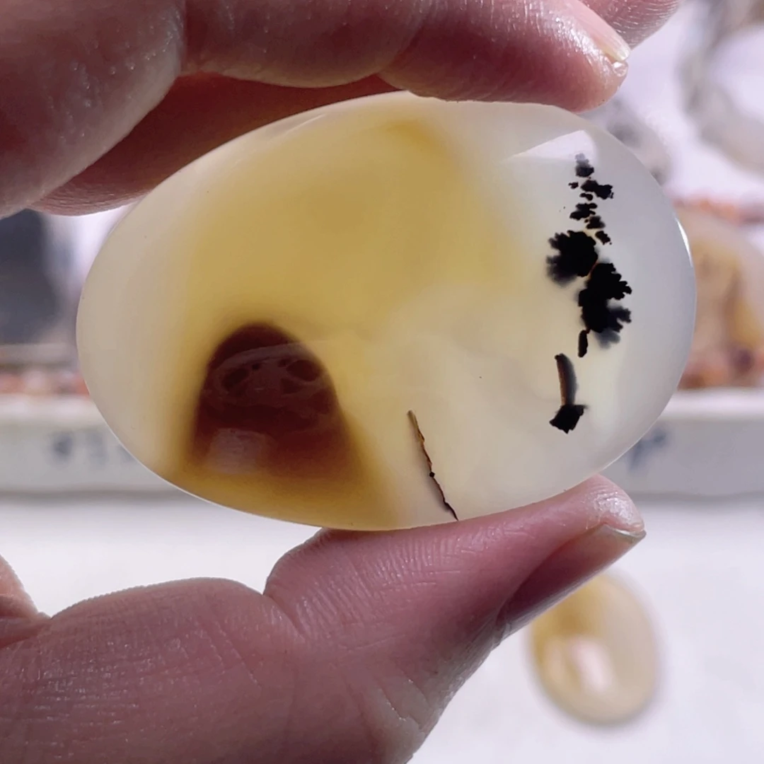 玛瑙/玉髓未镶嵌珠宝奇石