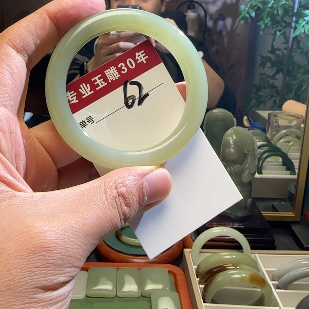 麻***蛙和田玉未镶嵌颈饰