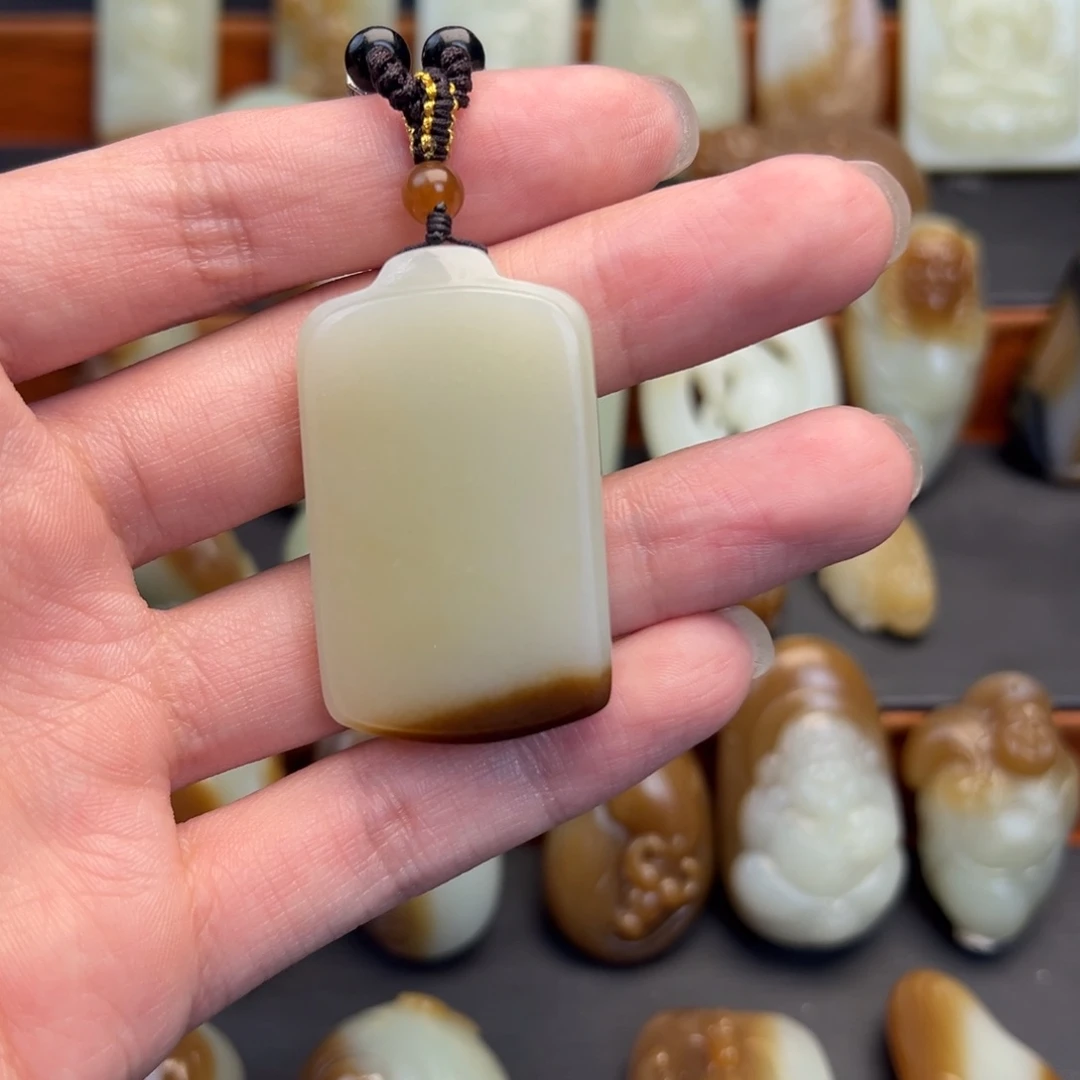 三***科和田玉（糖玉）未镶嵌颈饰