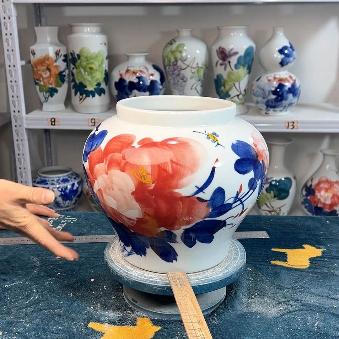 摆件景德镇陶瓷大口红牡