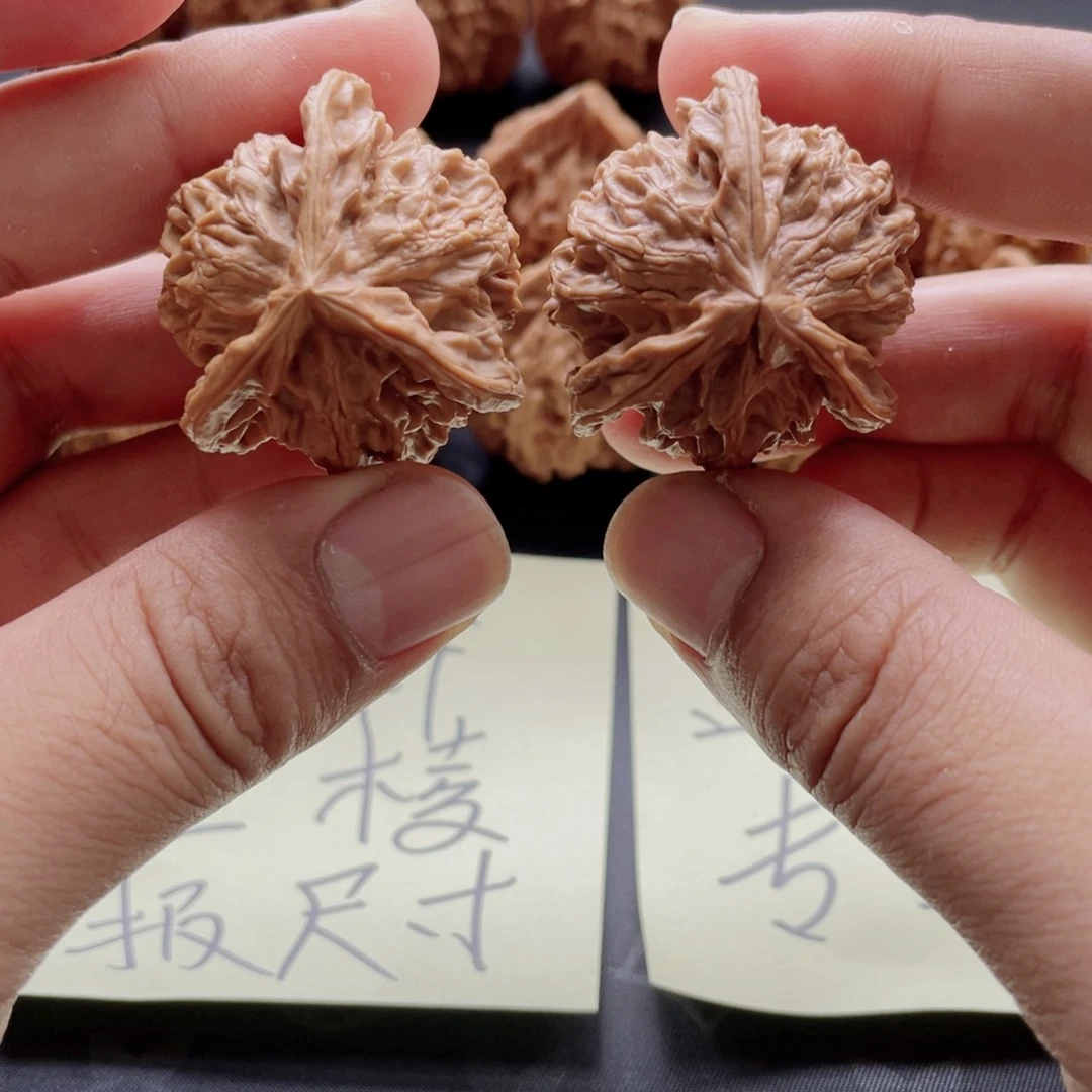 桃核把件盘山三棱3.8尺寸3.9高文玩核桃