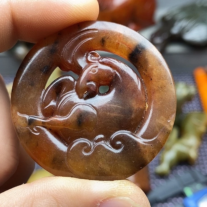 未镶嵌蛇纹石玉颈饰