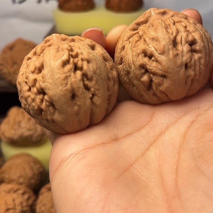 夏***野吊坠桃核霸王龙42