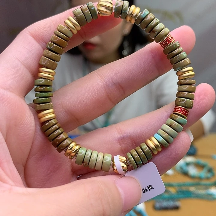 未镶嵌绿松石原矿