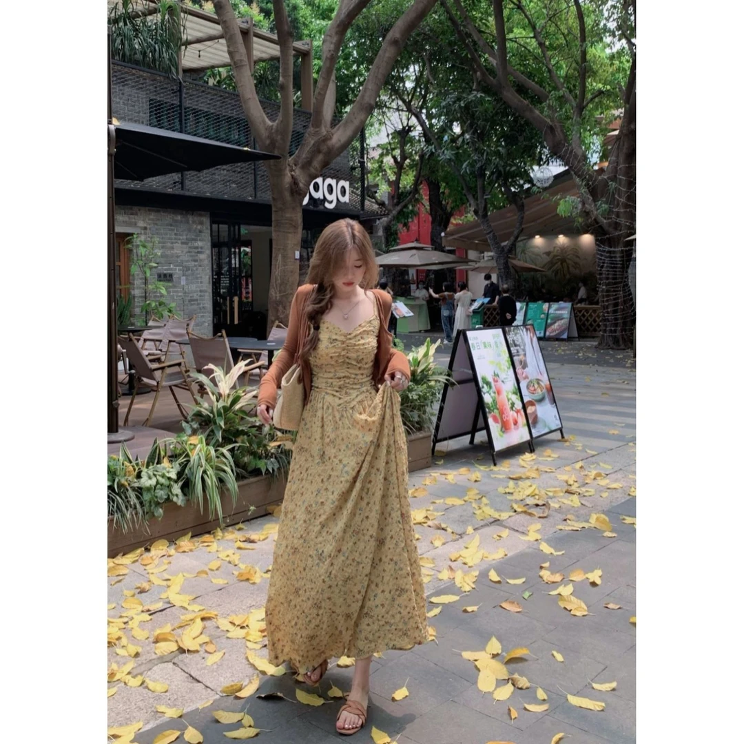BV中长款收腰显瘦碎花吊带连衣裙长袖防晒衫女春秋2024新款时尚套