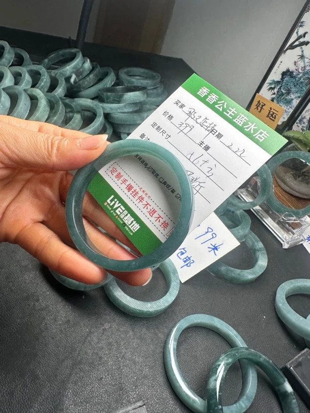 天然翡翠手镯A货定制未镶嵌