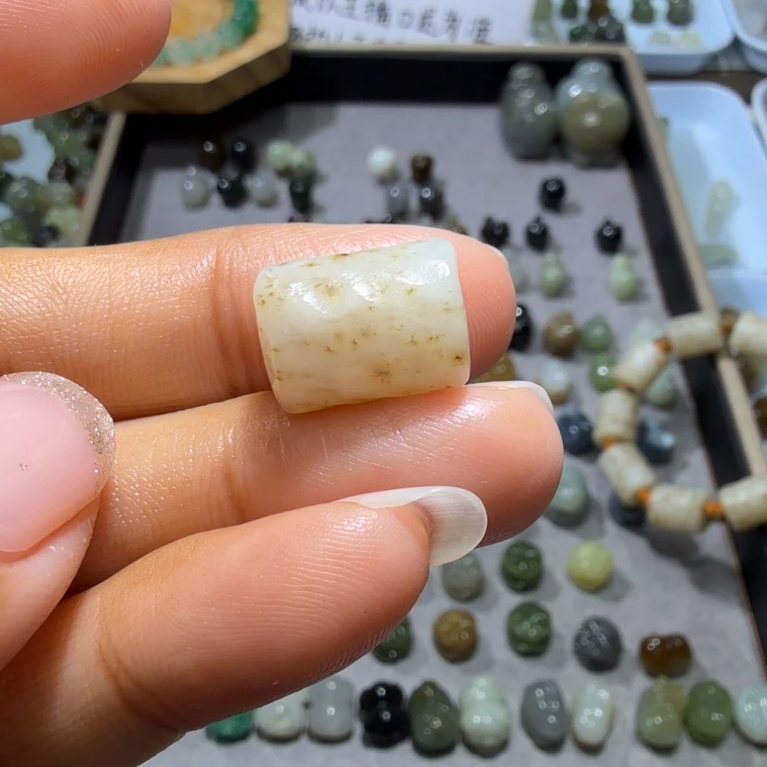 和田玉未镶嵌珠宝奇石