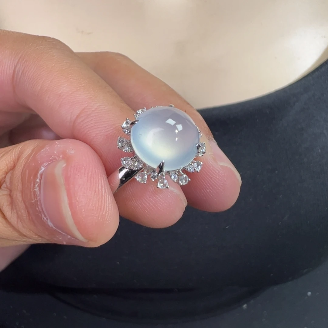 翡翠18K金镶嵌戒指