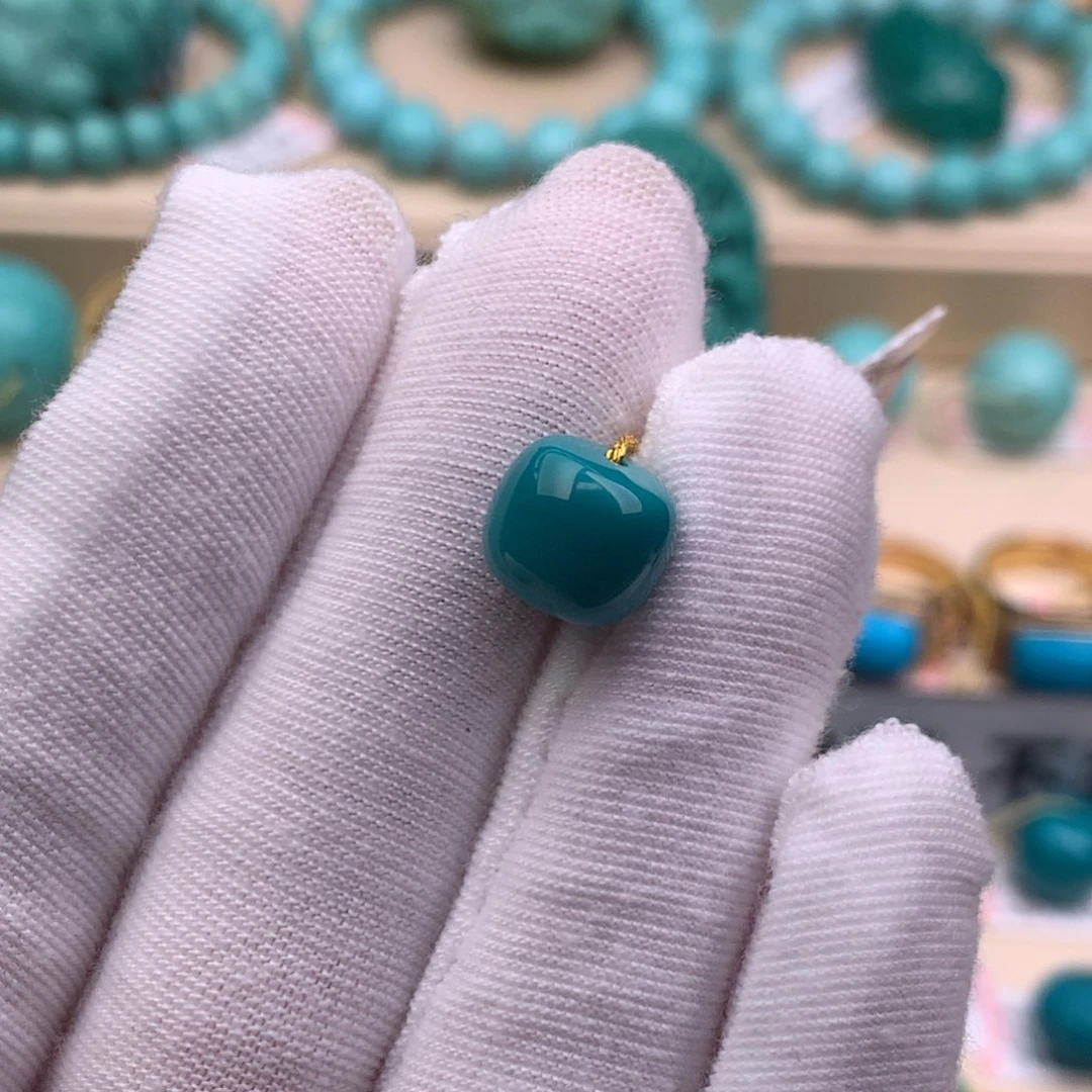 绿松石未镶嵌珠宝奇石9.7×8.6