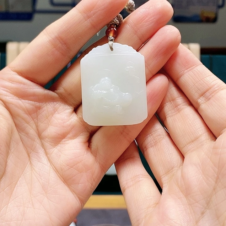 【闪购商品】颈饰未镶嵌和田玉