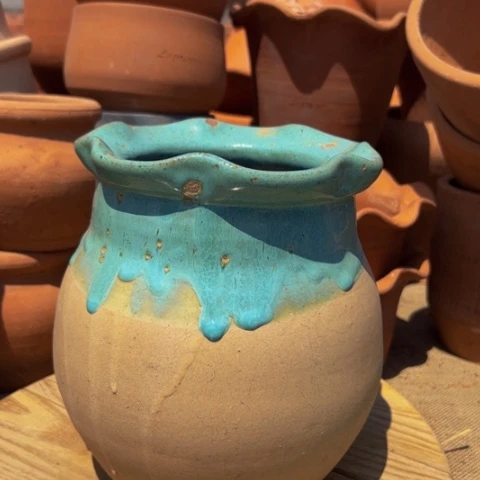 口15高19红陶上釉微瑕