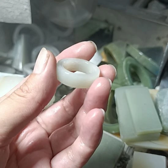 和田玉未镶嵌珠宝半成品