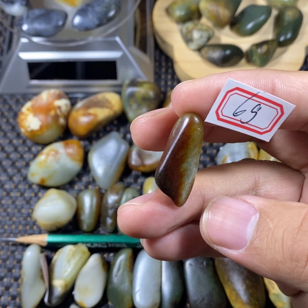 和田玉（糖玉）未镶嵌挂件