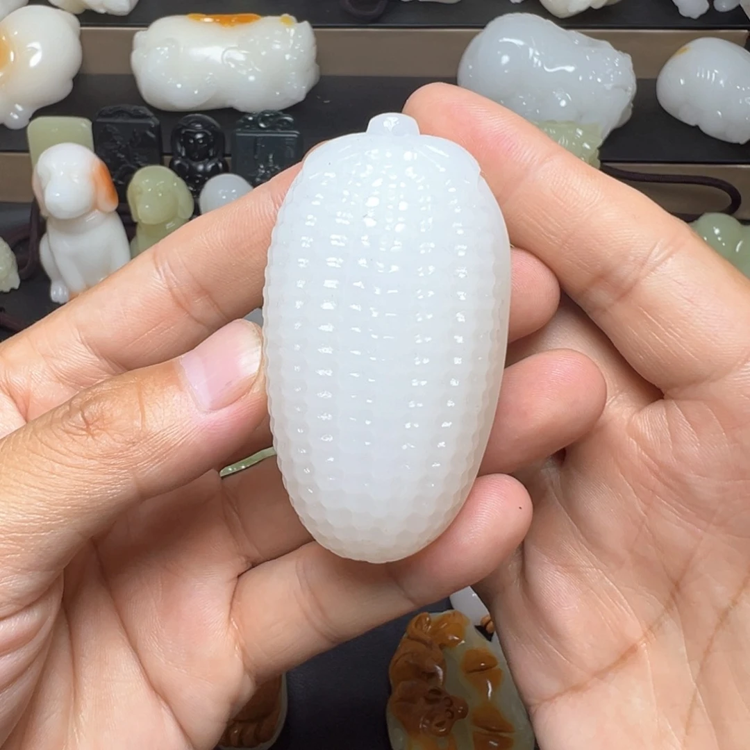 得***?新疆昆仑山脉料子：手把件天天料子