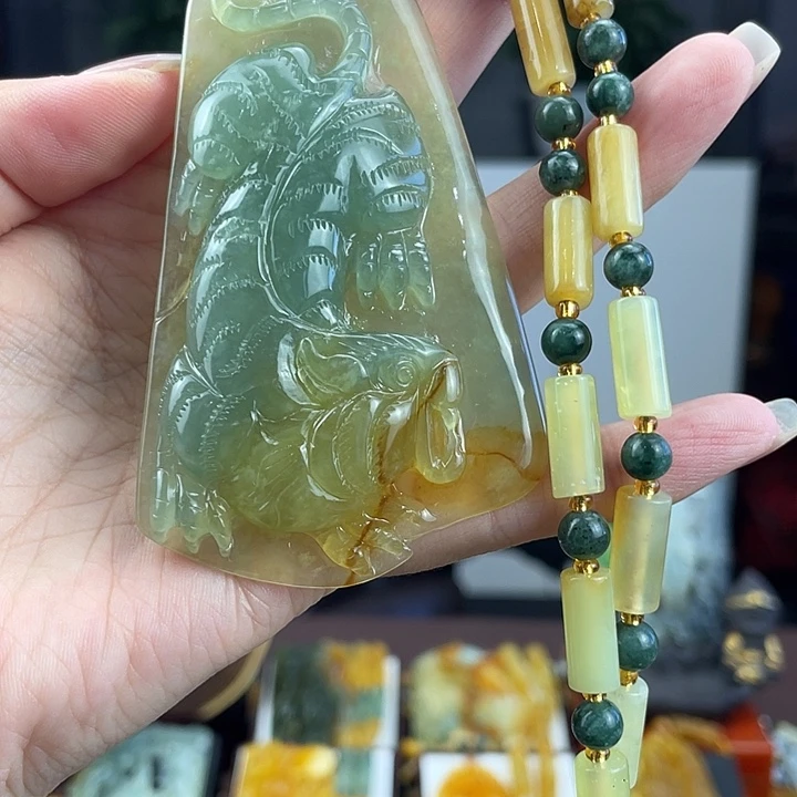 未镶嵌蛇纹石玉颈饰