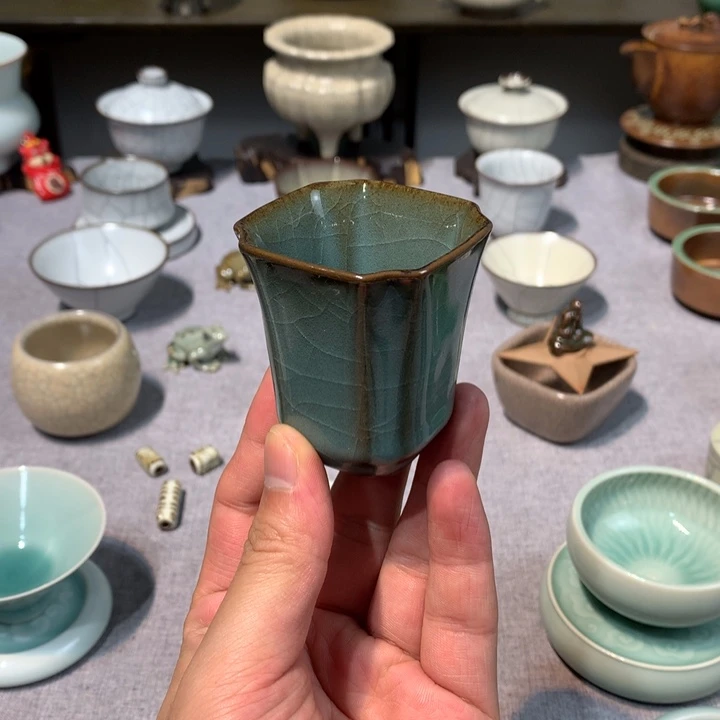 龙泉青瓷铁胎四方杯