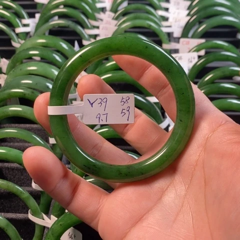 和田玉（碧玉）手镯未镶嵌