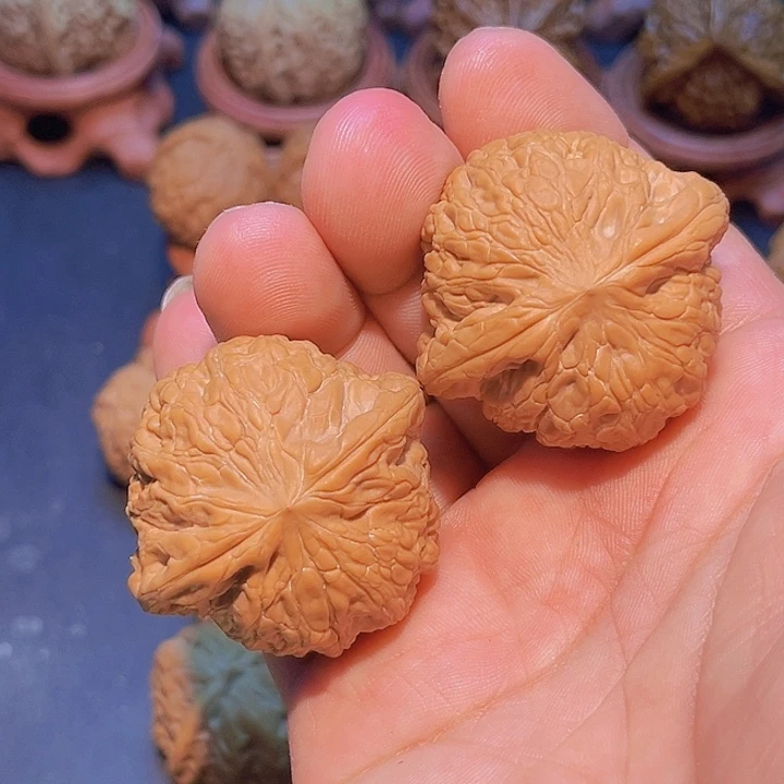 文玩核桃吊坠铁锤