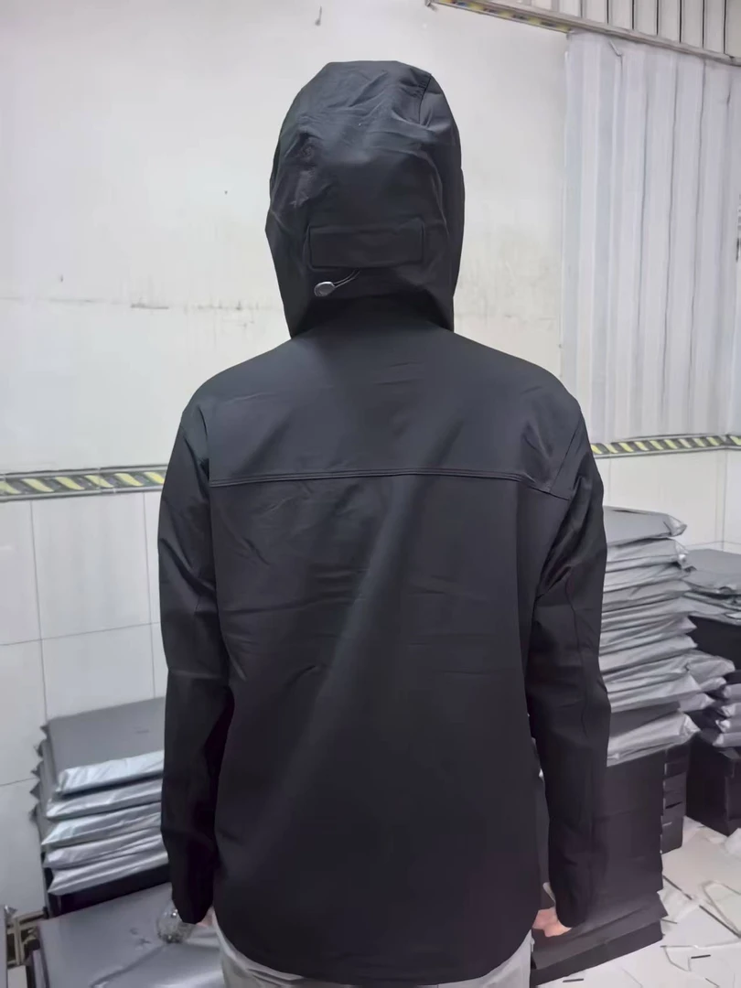 1男女款户外防风防泼水弹力连帽软壳冲锋衣M8