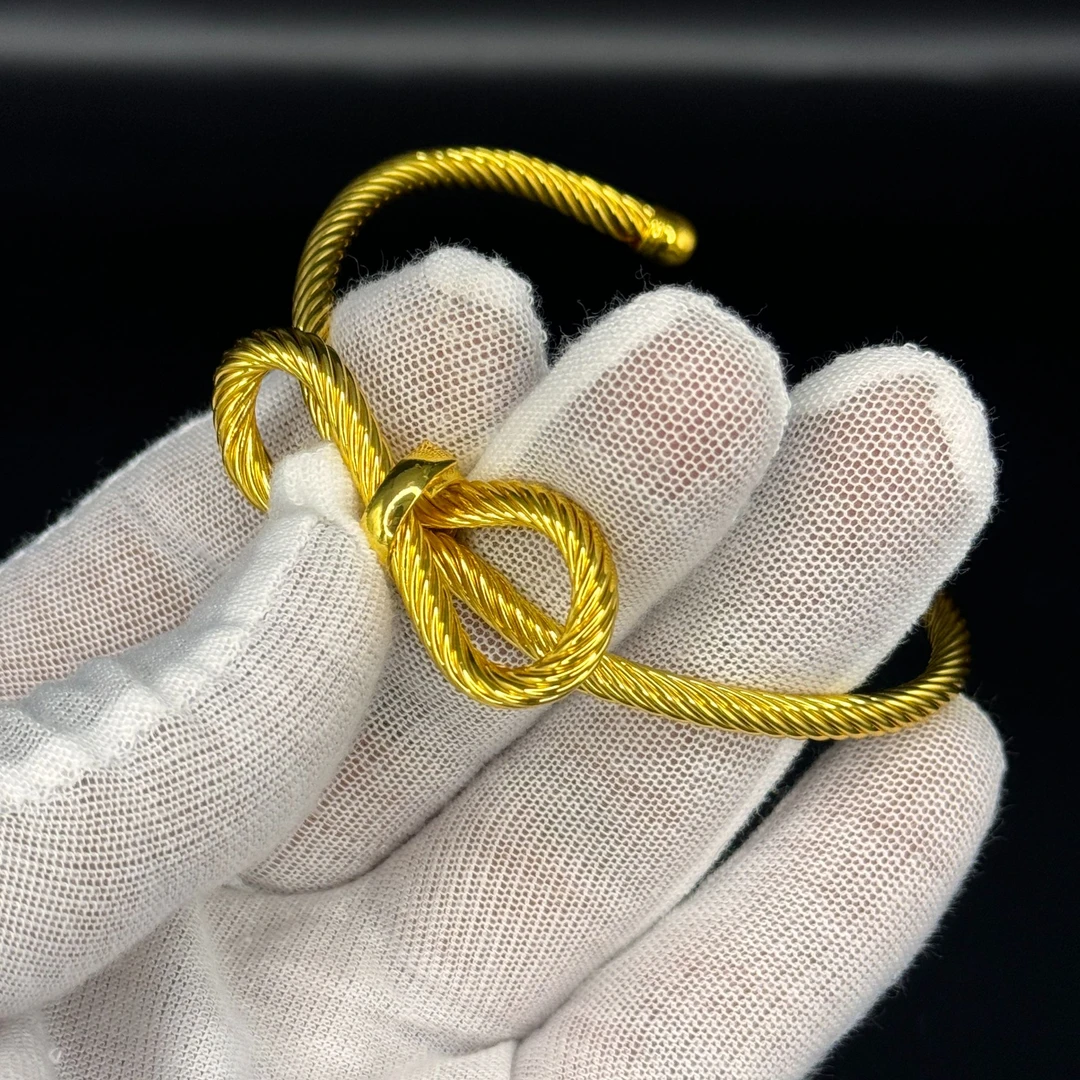 铜合金莫桑石手镯 铜合金女款手镯