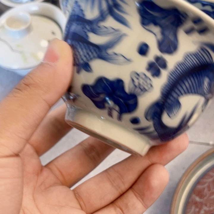 瓷片青花鱼藻纹压手杯