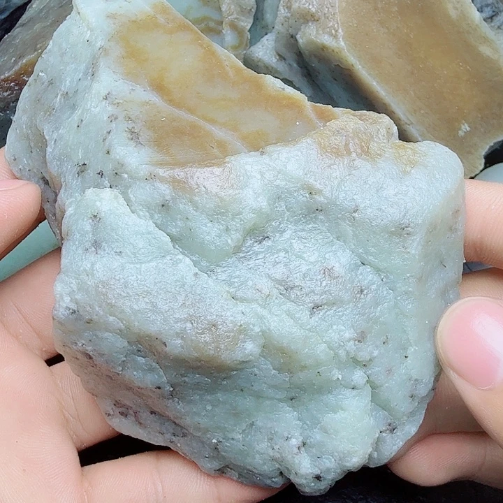 未镶嵌和田玉（糖玉）珠宝奇石
