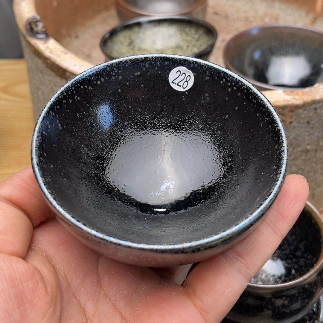 茶盏义兴龙窑坚持真柴烧