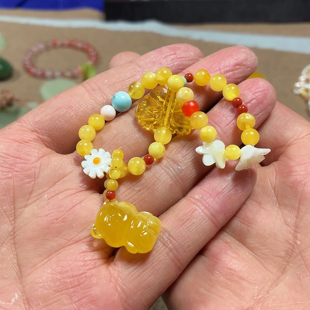 琥珀未镶嵌颈饰琥珀