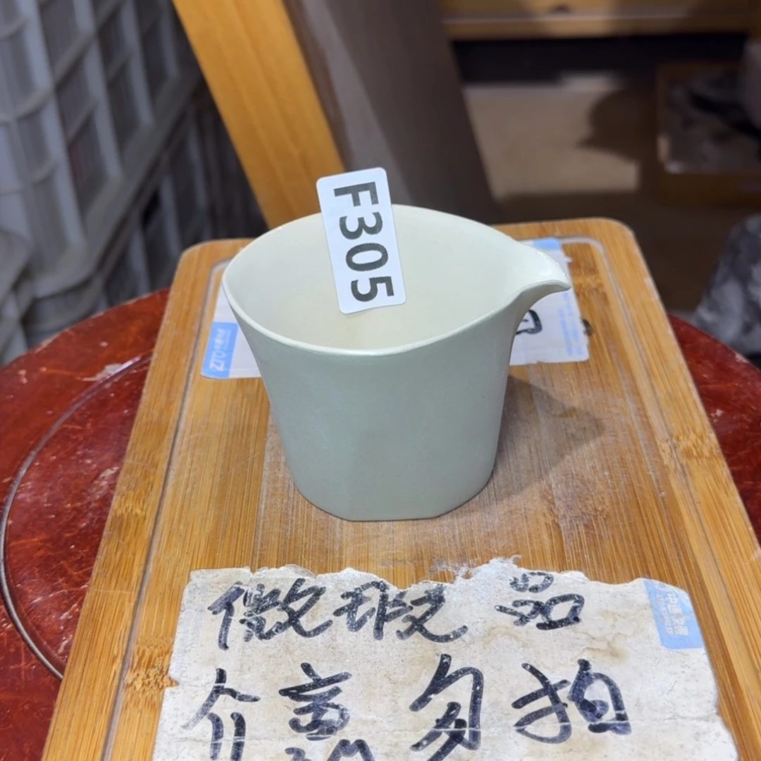 健***子微瑕疵介意勿拍陶瓷器皿F302