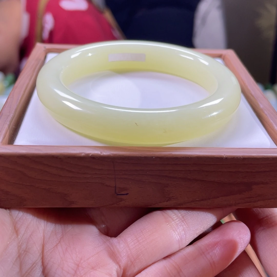 和田玉未镶嵌手镯58圈