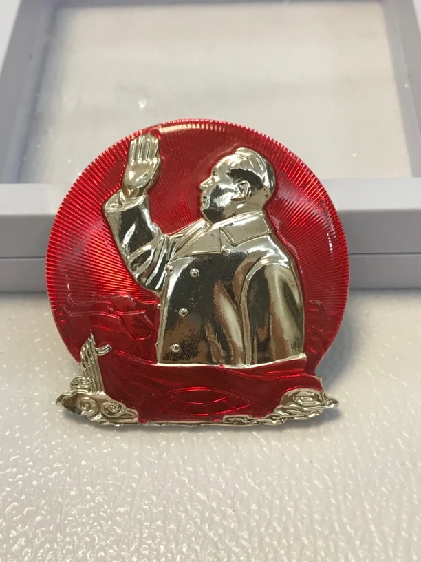 小挥手像章，套散章，包老保真，适合收藏，有喜欢的老师可以入手哦！！