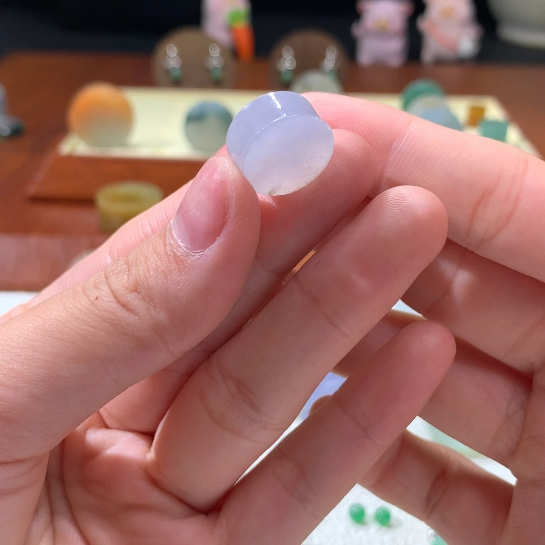 未镶嵌定制翡翠“淡紫雾影”14-6.3尺寸