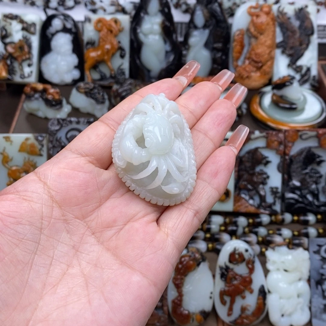 颈饰未镶嵌和田玉