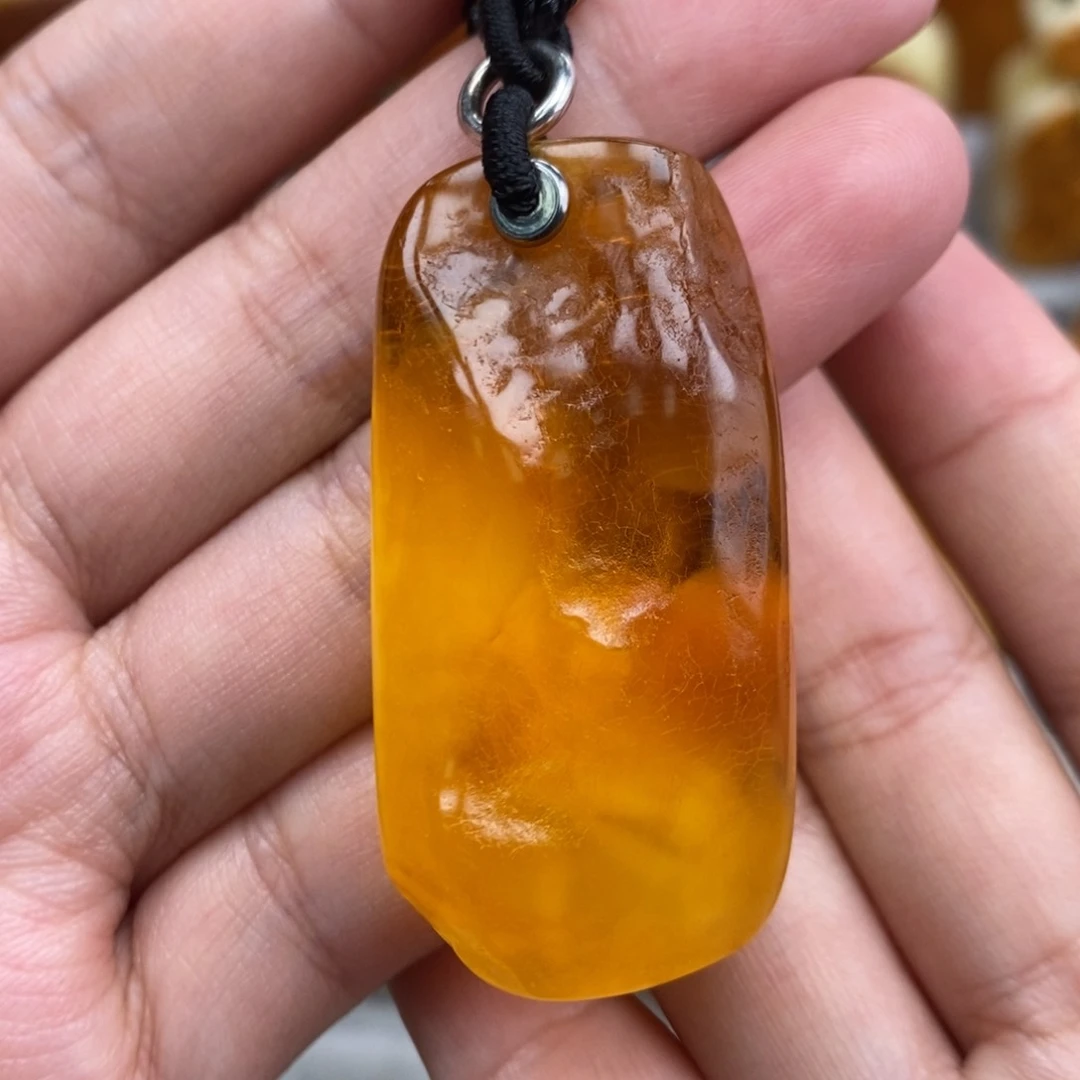 琥珀吊坠(赠链)未镶嵌