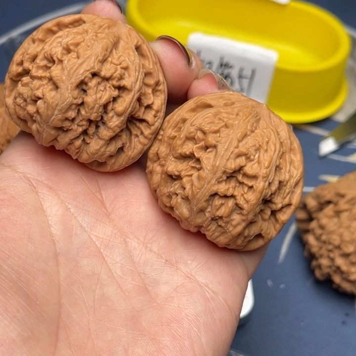 文玩核桃把件粗筋42