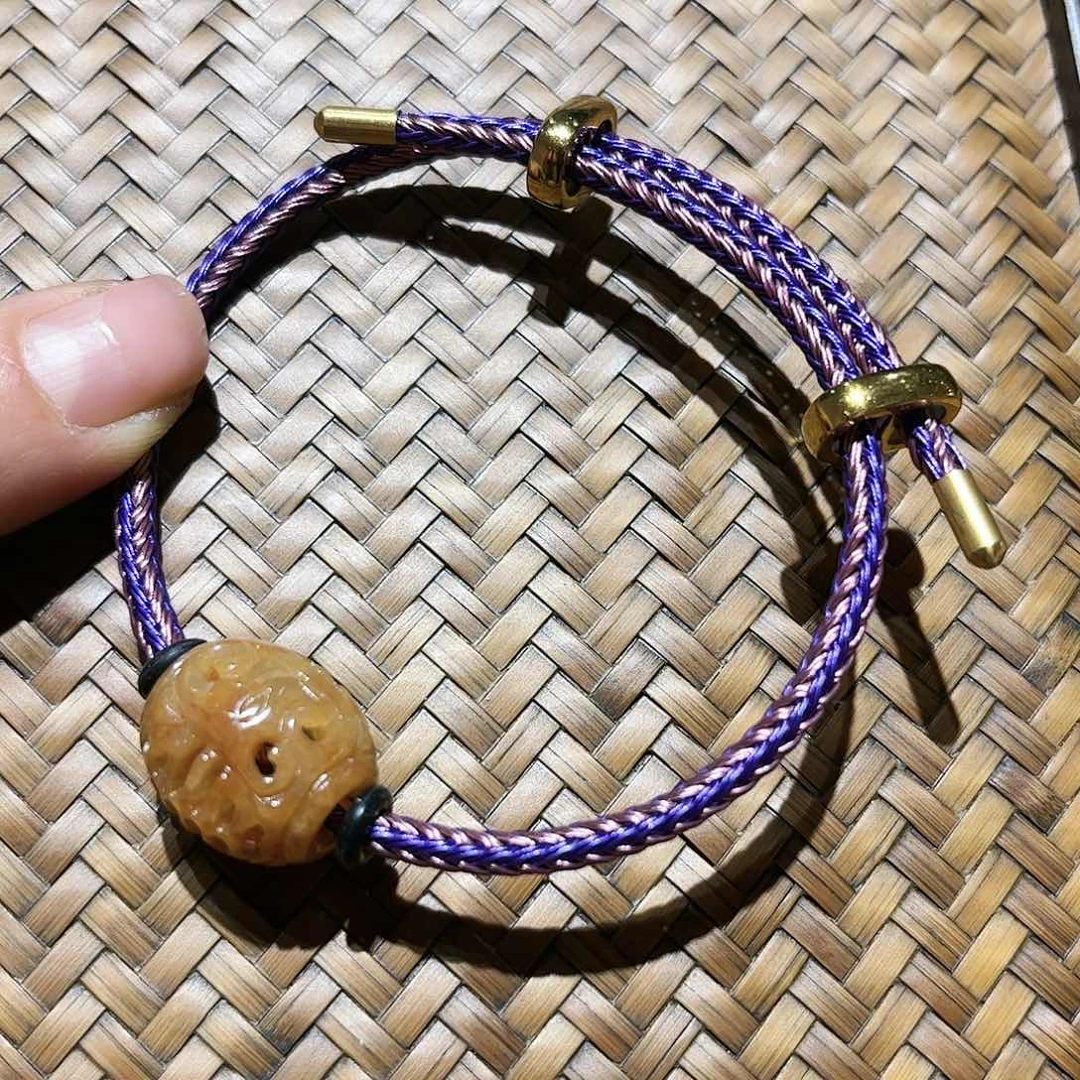 翡翠手链未镶嵌个性十足时尚