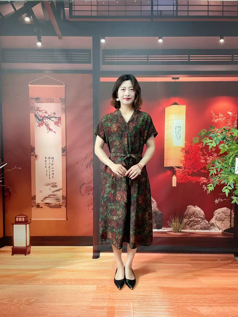 阿玖推荐妈妈装V领连袖冠乐皱中长款连衣裙夏季带腰带直筒宽松女
