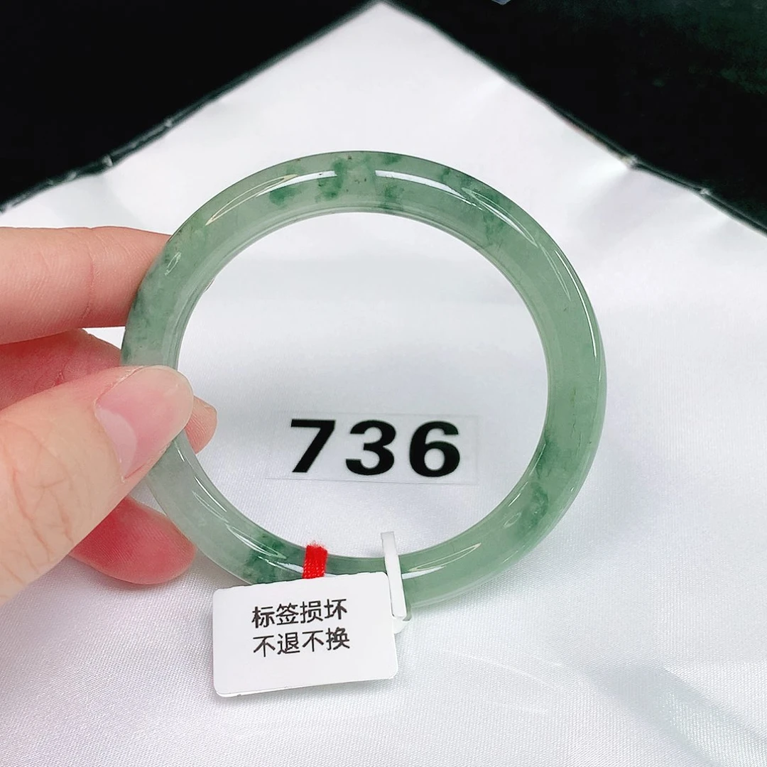 翡翠手镯（圆镯）未镶嵌
