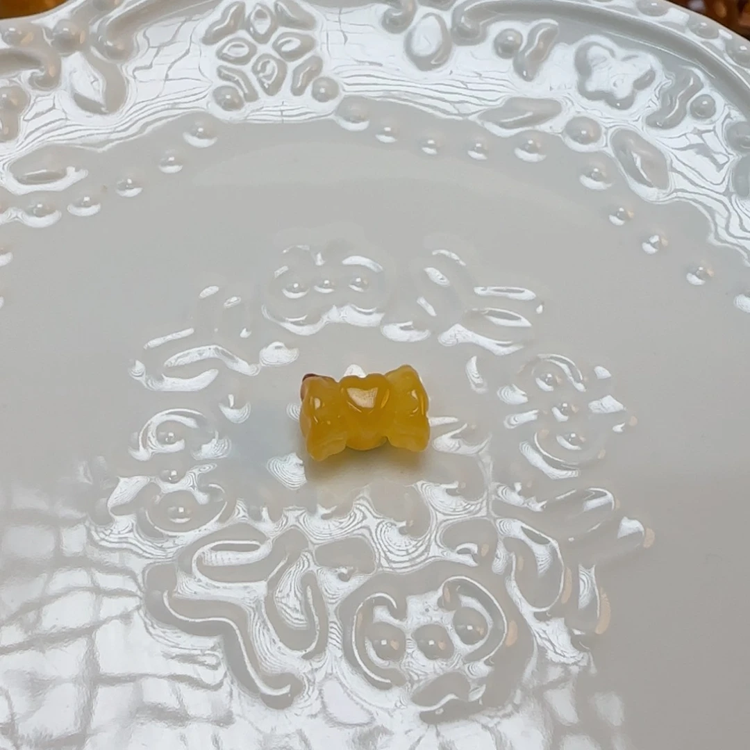 琥珀未镶嵌珠宝奇石定制