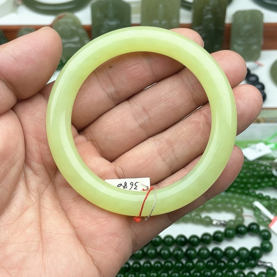 和田玉手镯未镶嵌正黄口