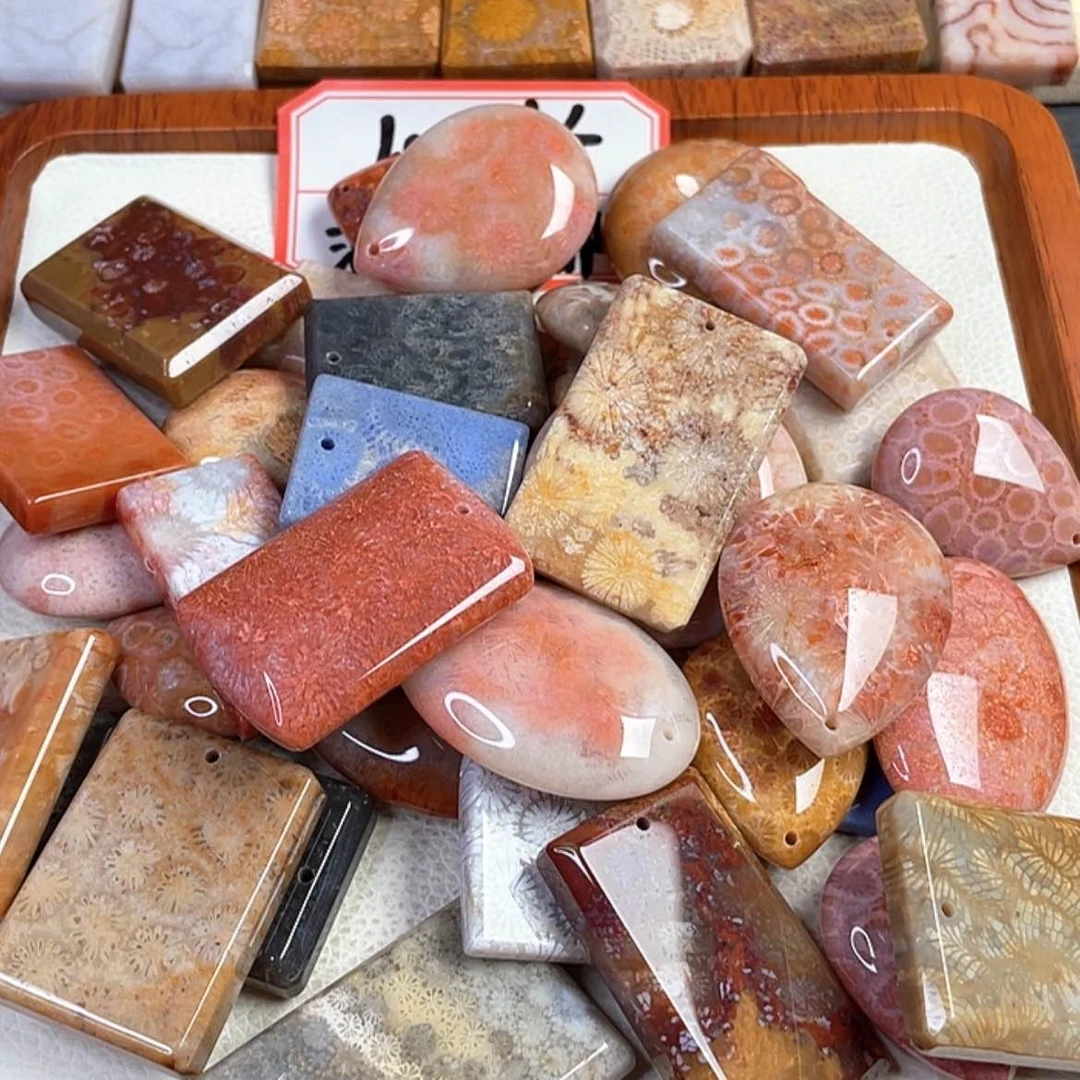 【闪购商品】硅化玉吊坠(赠链)未镶嵌余**?