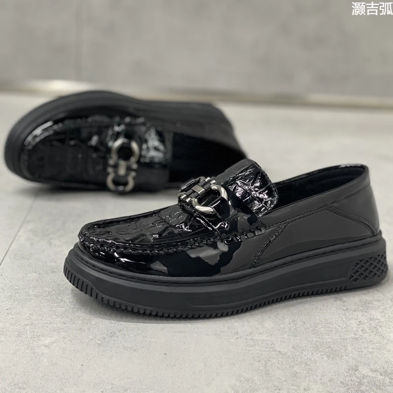 豆豆男鞋2025新款春夏厚底漆皮套脚透气乐福鞋男士休闲皮鞋