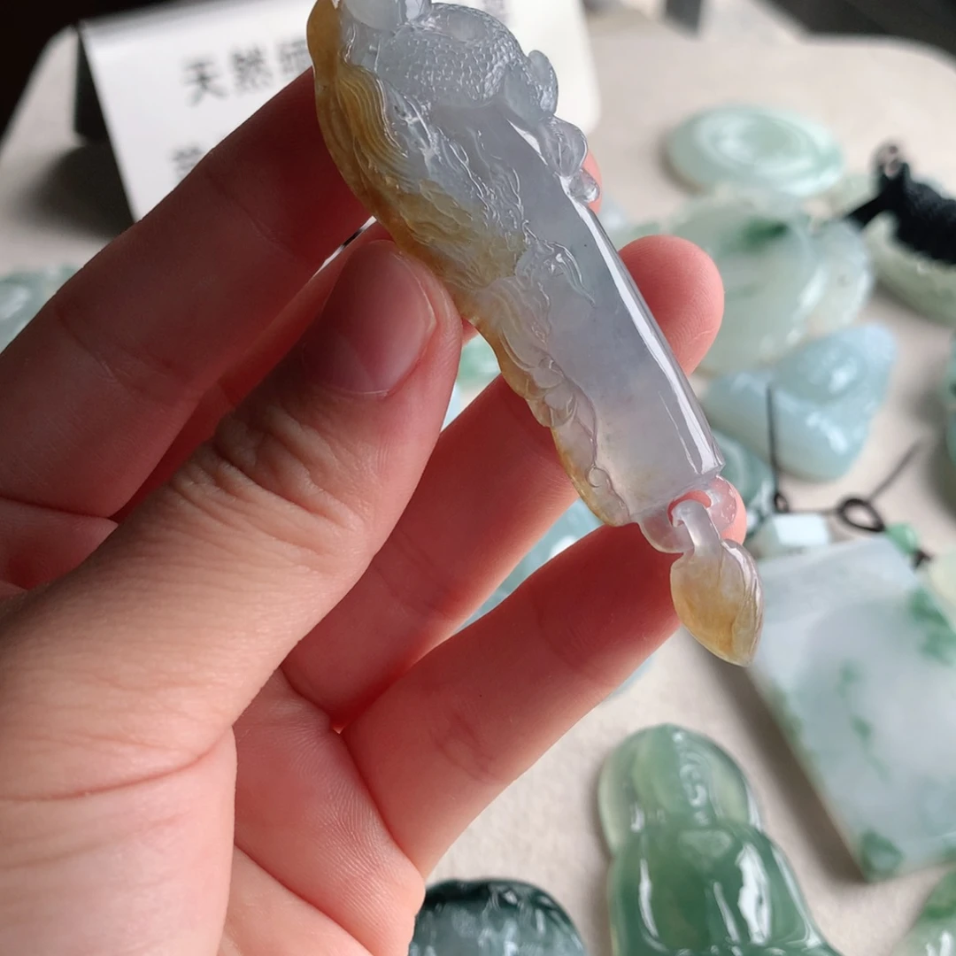 中***司颈饰未镶嵌翡翠翡翠