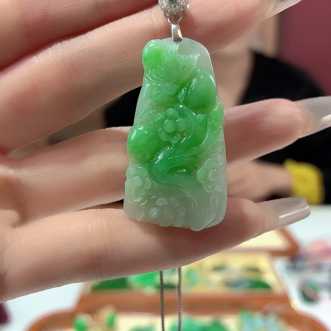翡翠未镶嵌颈饰翡翠