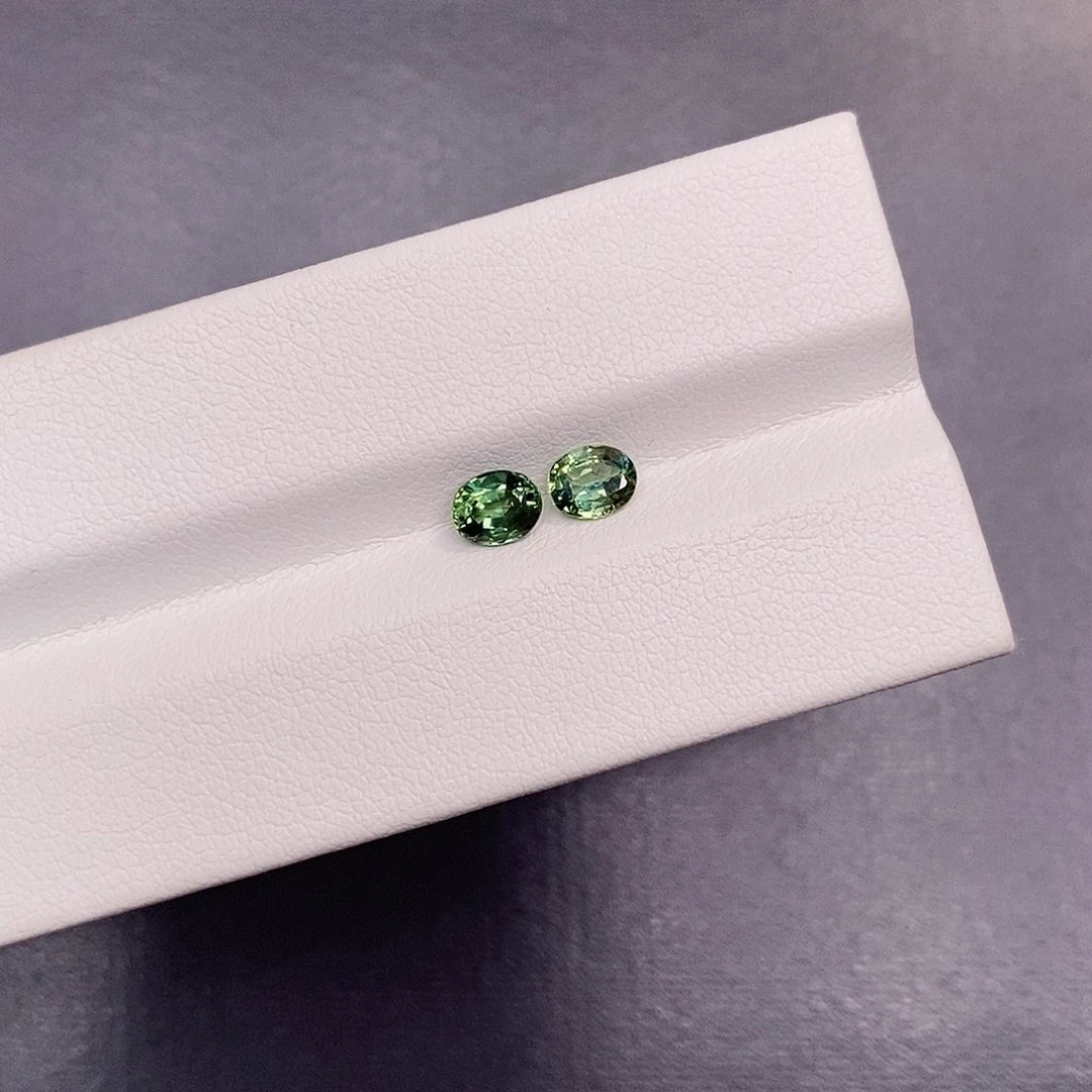 裸石蓝宝石0.95克拉 4*5mm