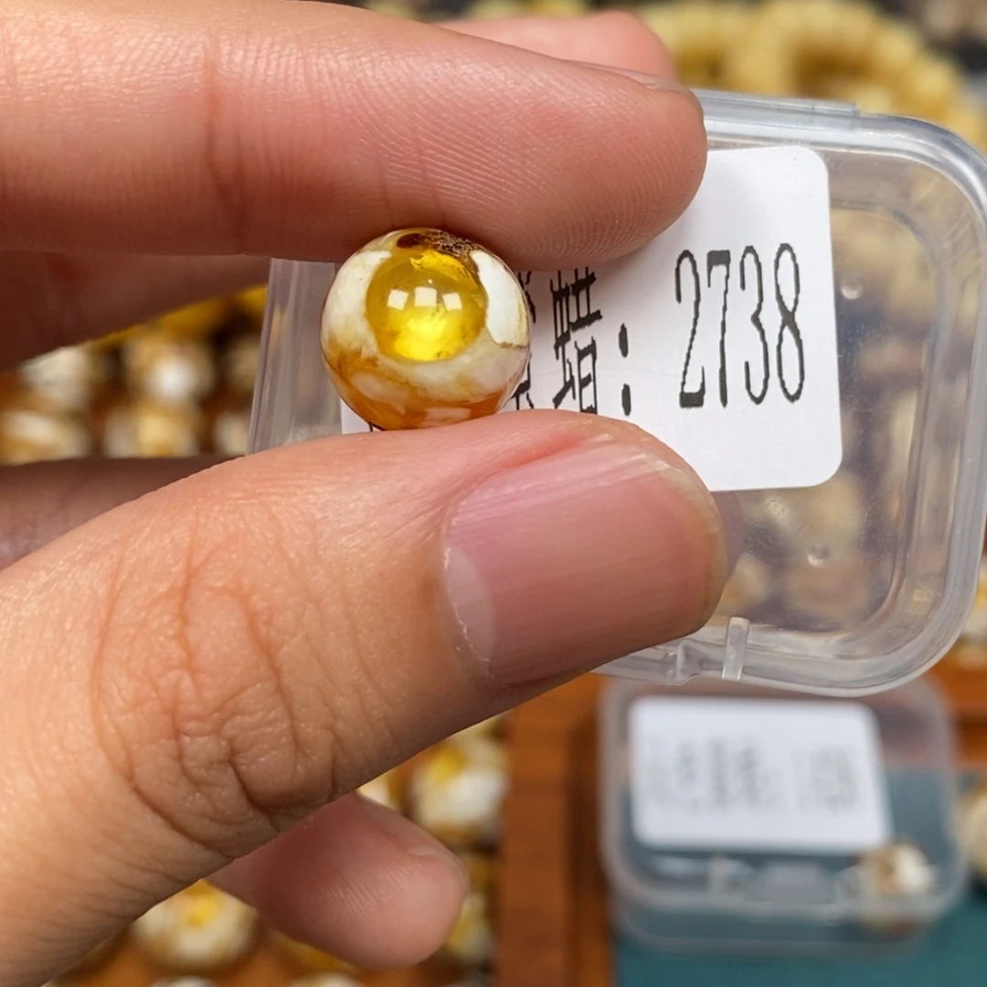 蜜蜡未镶嵌珠宝奇石2738